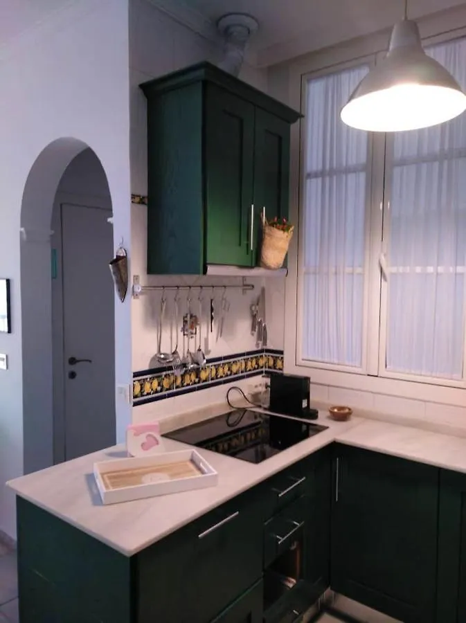 Comfortable Apartment In The Heart Of Cadiz, With Balcony