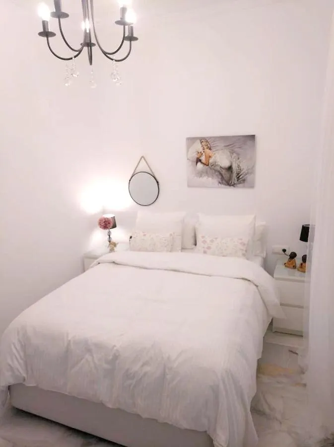 Comfortable Apartment In The Heart Of Cadiz, With Balcony
